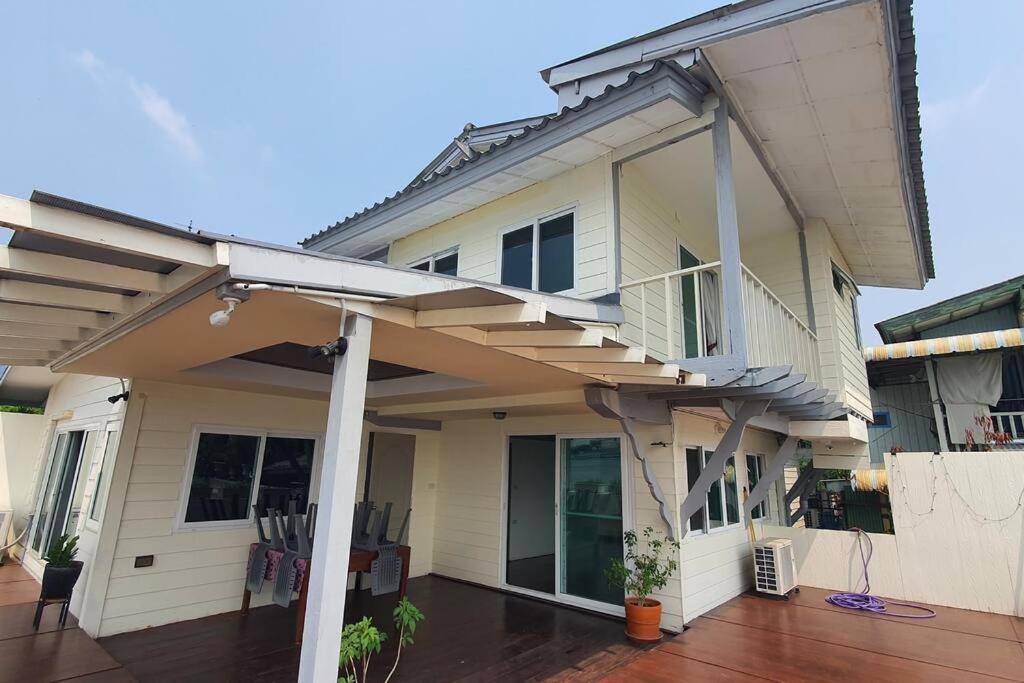 Riverfront House/chao Phraya River/baan Rimphraya Ferienhaus *