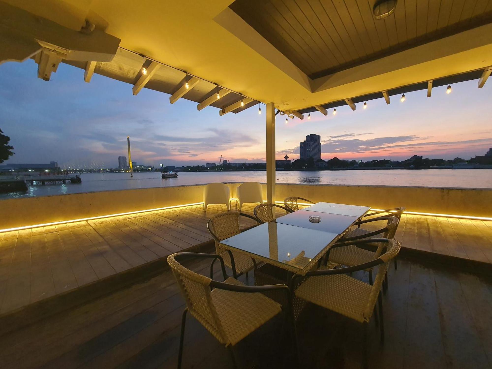 Riverfront House/chao Phraya River/baan Rimphraya Ferienhaus